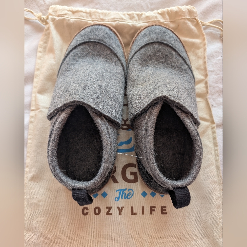 Kyrgies Tengries Wool Slippers - Size 39